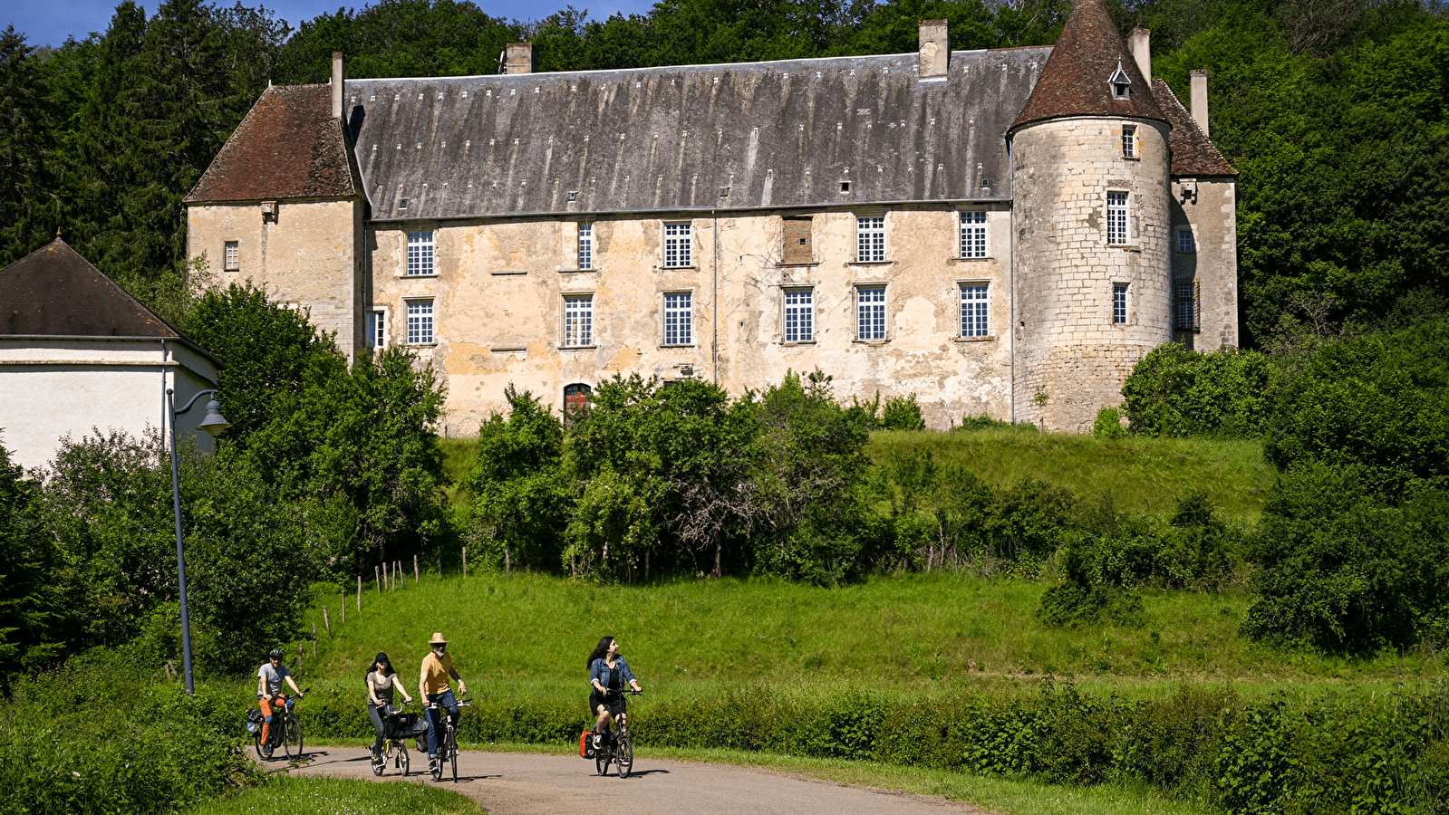 De forêts en châteaux - Les Bertranges à vélo