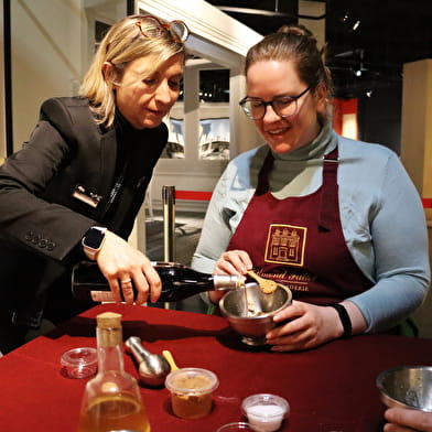 Atelier de création de la moutarde à la Cité Internationale de la Gastronomie et du Vin