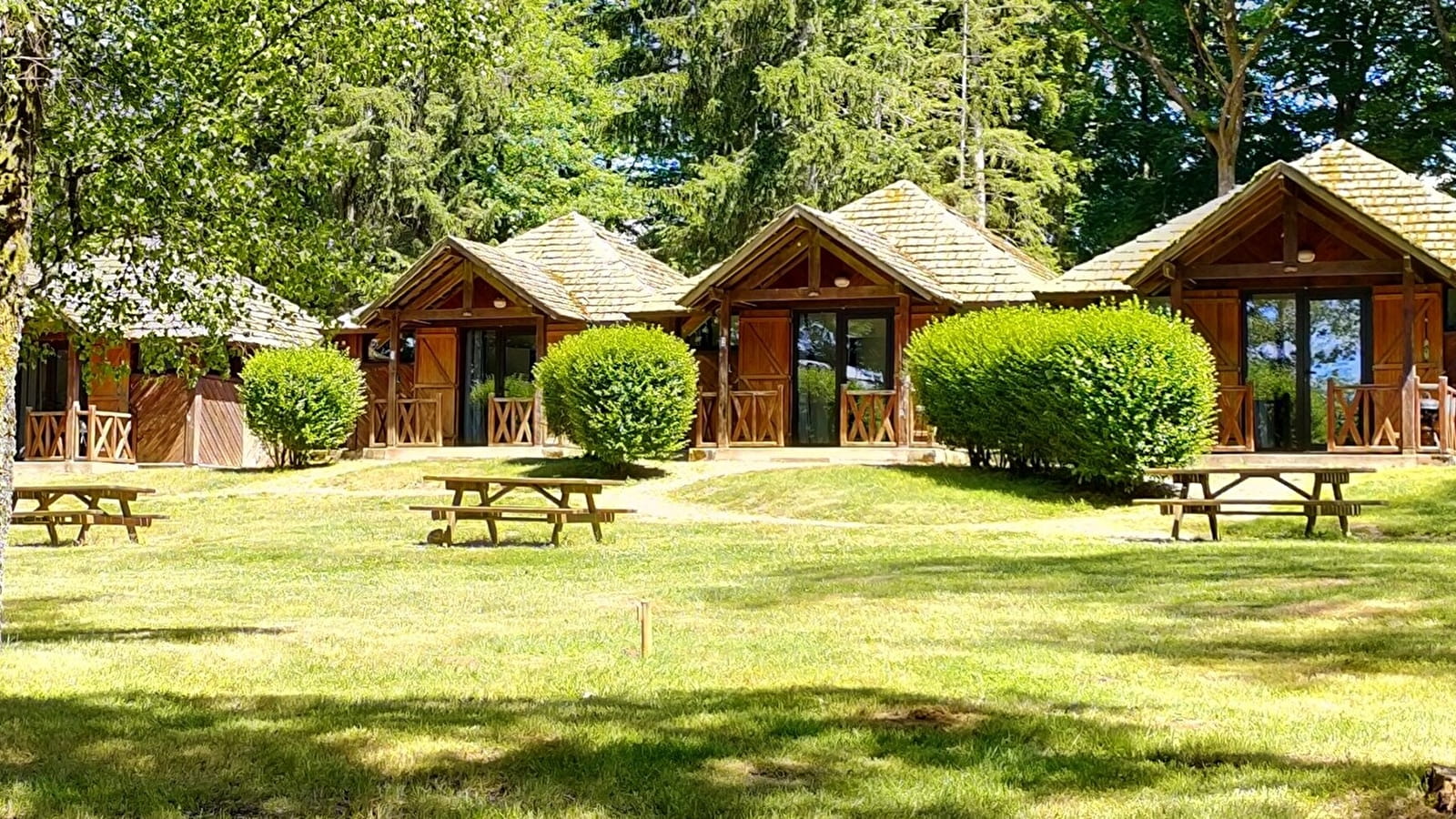 Location hébergements Chalets n°7 de 6 personnes Lac des Settons Morvan - Activital