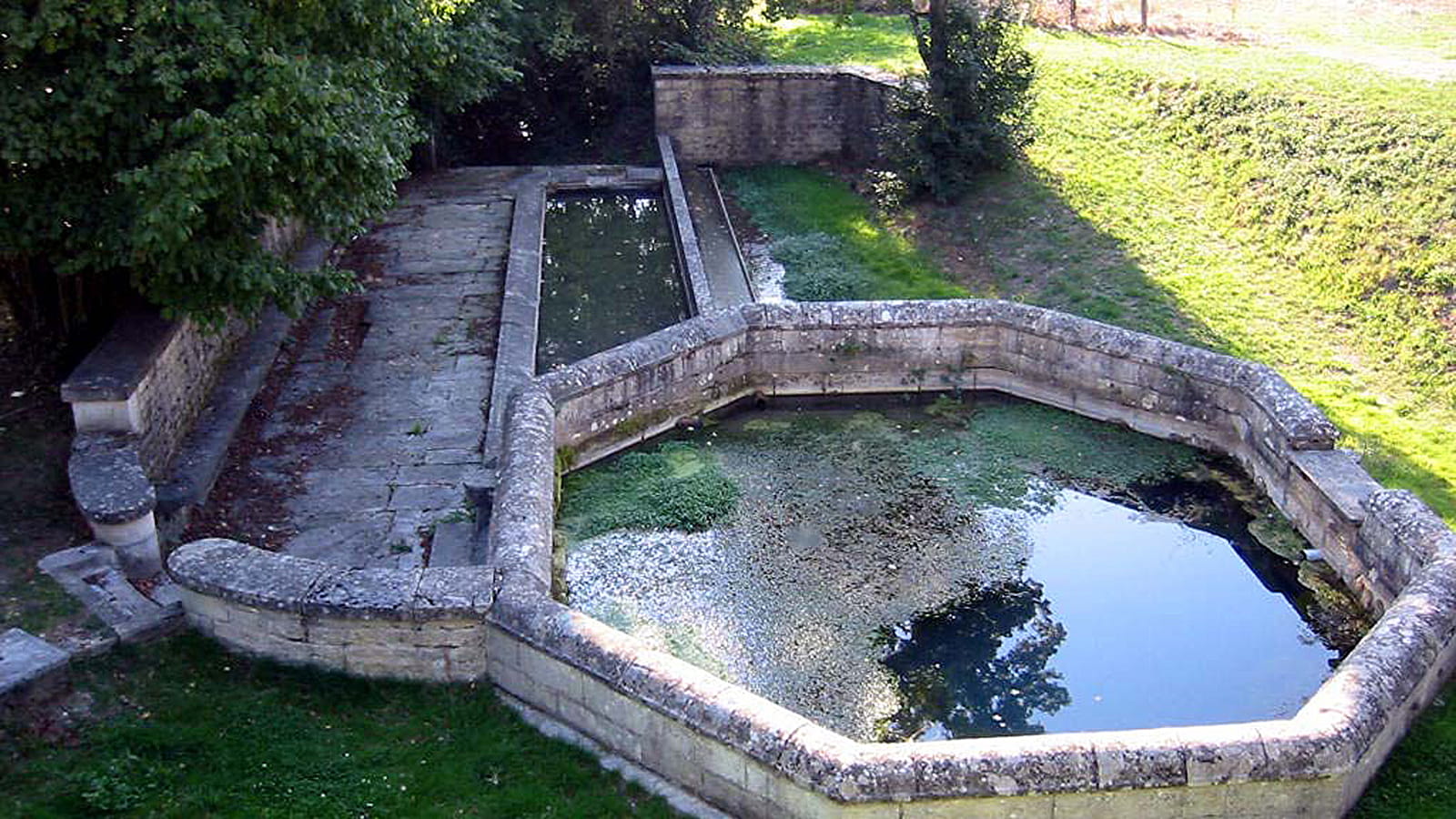 Fontaine-lavoir de Theuley