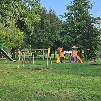 Aire de pique-nique et de jeux des Berges de l'Arroux