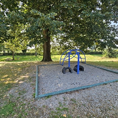 Aire de pique nique 'Parc du Château d'Aux'