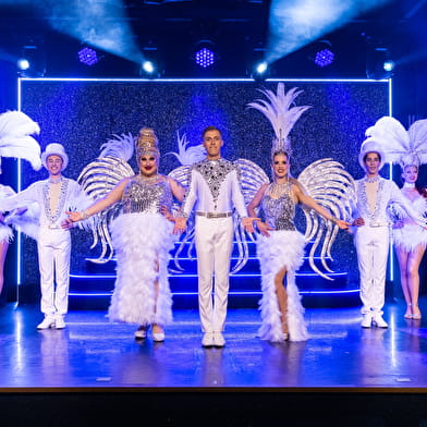 Revue cabaret autour d'un déjeuner ou d'un dîner spectacle au Moulin du Lac