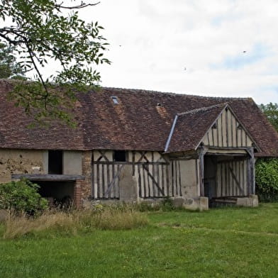 Le Moulin Rouge et le Château du Fort 