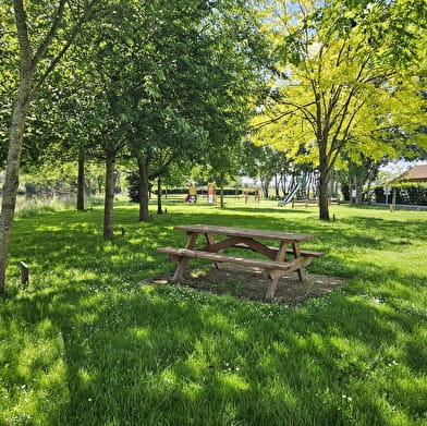 Aire de pique-nique et de jeux des Berges de l'Arroux